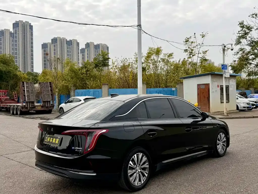 Hongqi E-QM5 2024 из CN, фото 6