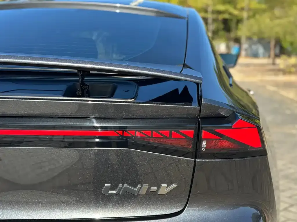Changan UNI-V 2023 из CN, фото 4
