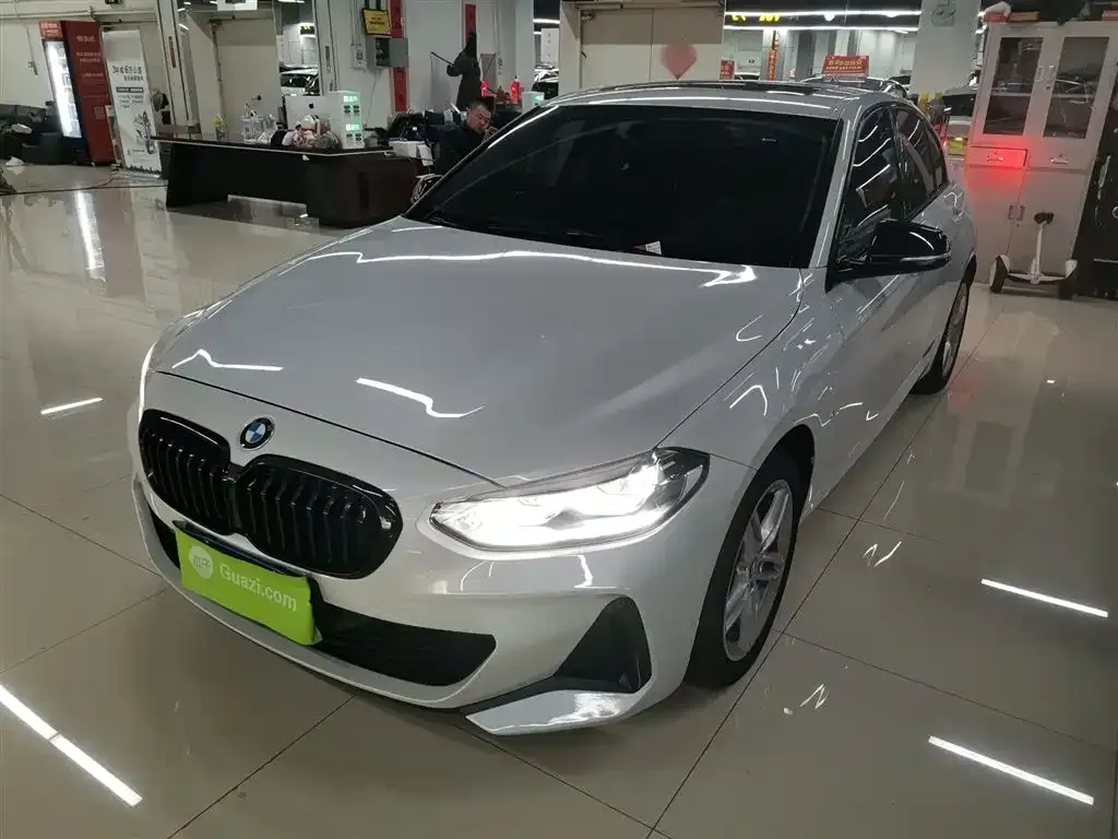 BMW 1 Series 2021 из CN, фото 1