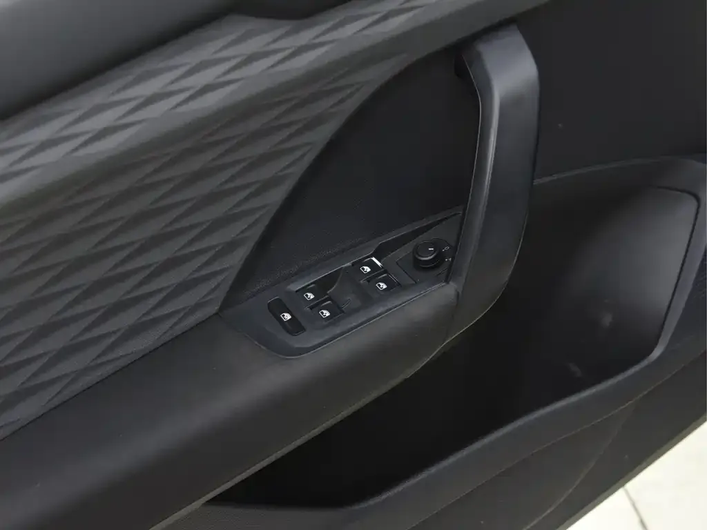 Volkswagen Tharu 2021 из CN, фото 9