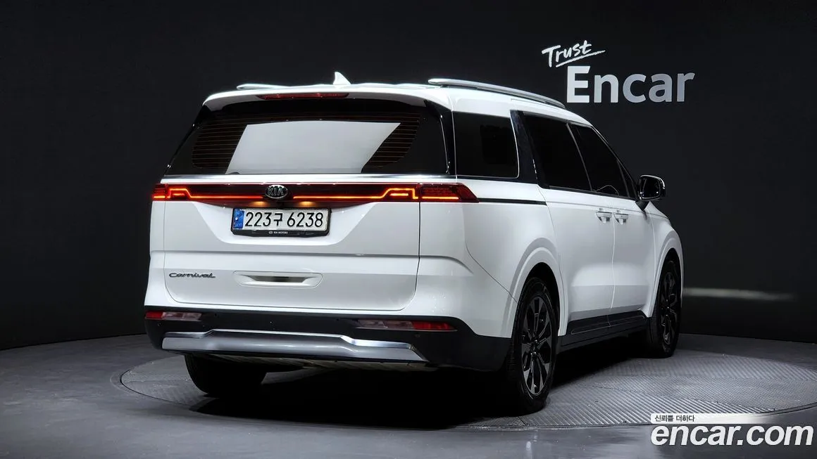 Kia Carnival — фото 2