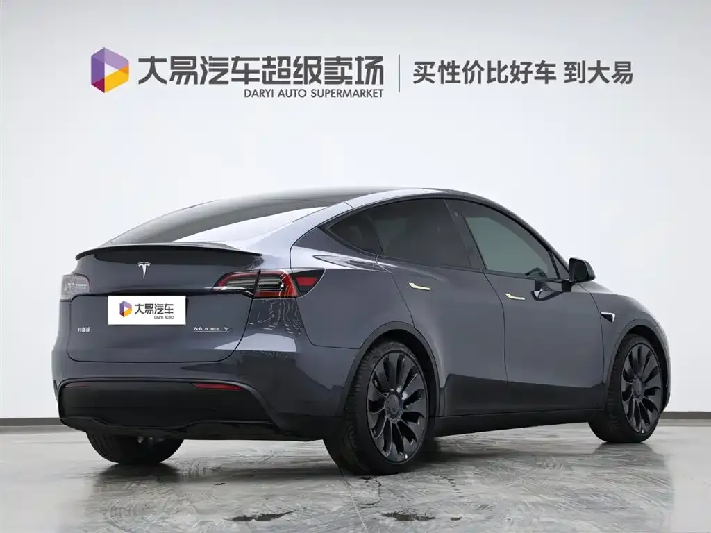 Tesla Model Y — фото 7