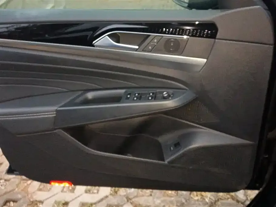 Volkswagen Passat 2024 из CN, фото 3