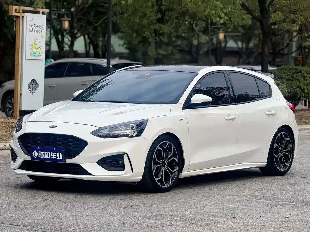 Ford Focus 2022 из CN, фото 1