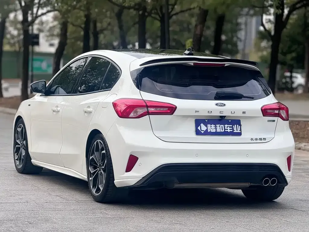 Ford Focus 2022 из CN, фото 7