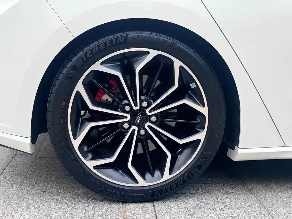 Ford Focus 2022 из CN, фото 9