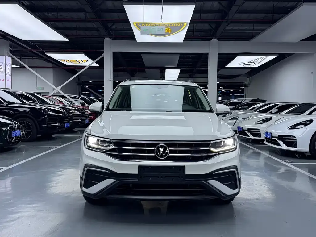 Volkswagen Tiguan L 2022 из CN, фото 2