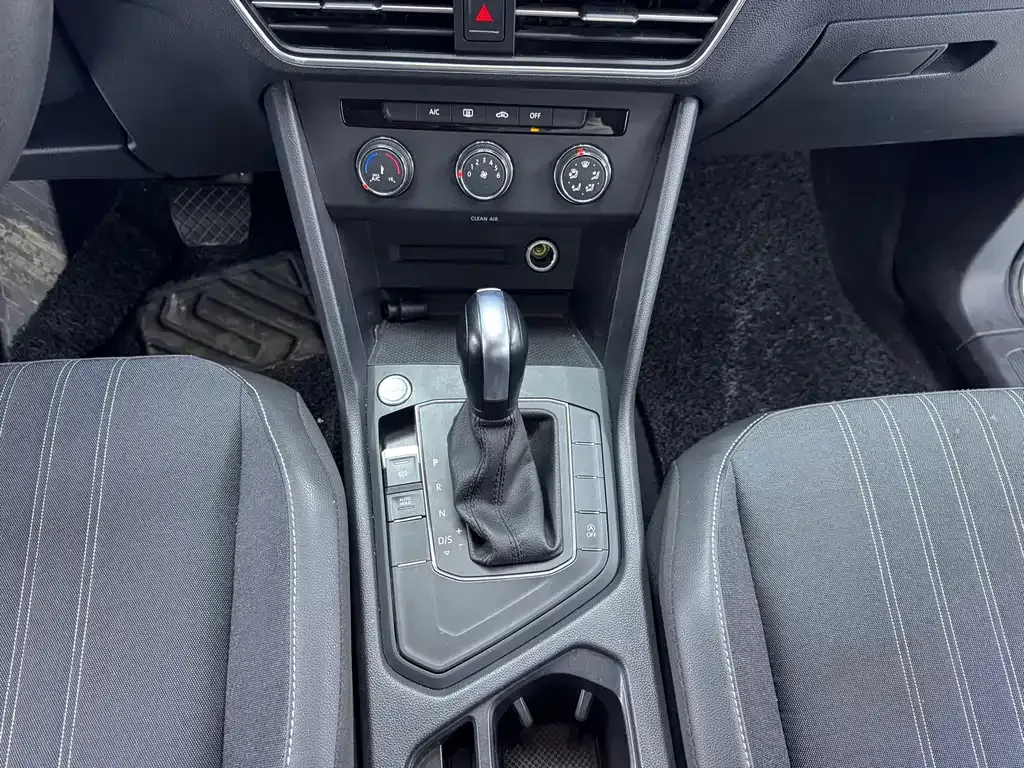 Volkswagen Tiguan L 2022 из CN, фото 9