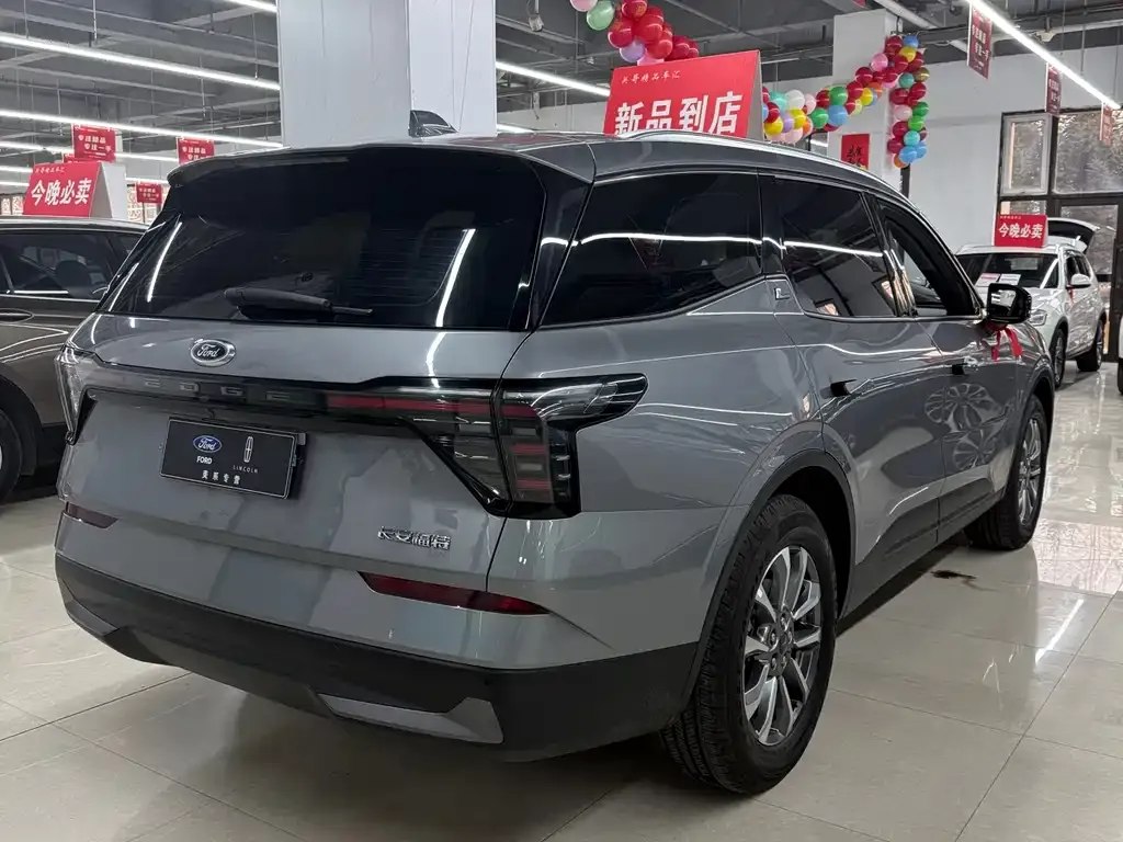 Ford Edge 2023 из CN, фото 3