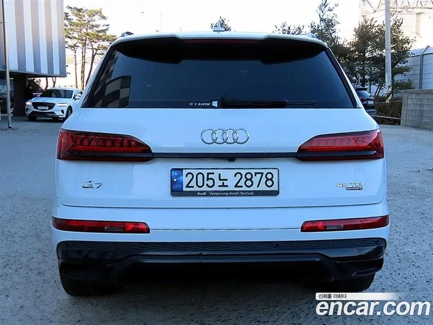 Audi Q7 2023 из KR, фото 5