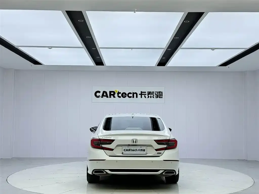 Honda Accord — фото 8