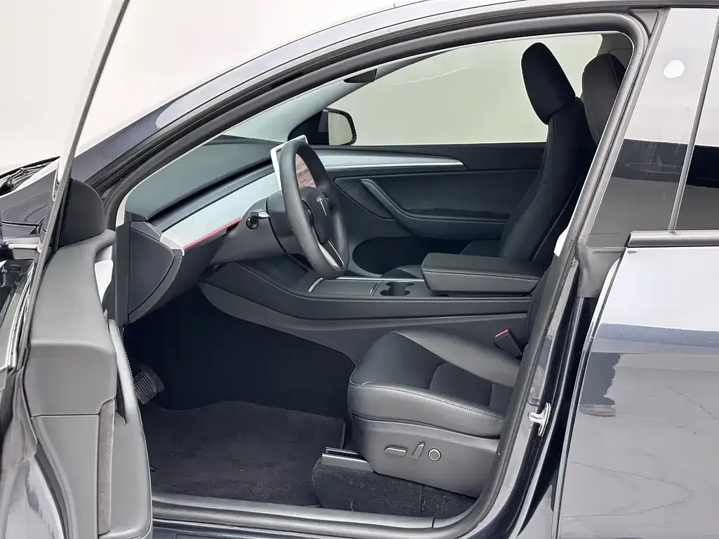 Tesla Model Y 2024 из CN, фото 8