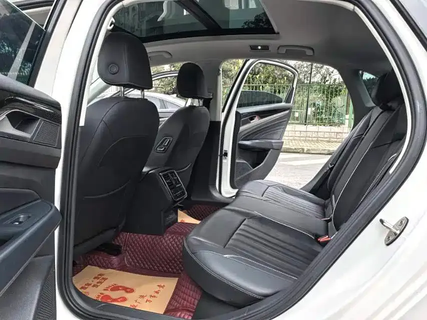 Volkswagen Passat 2021 из CN, фото 4