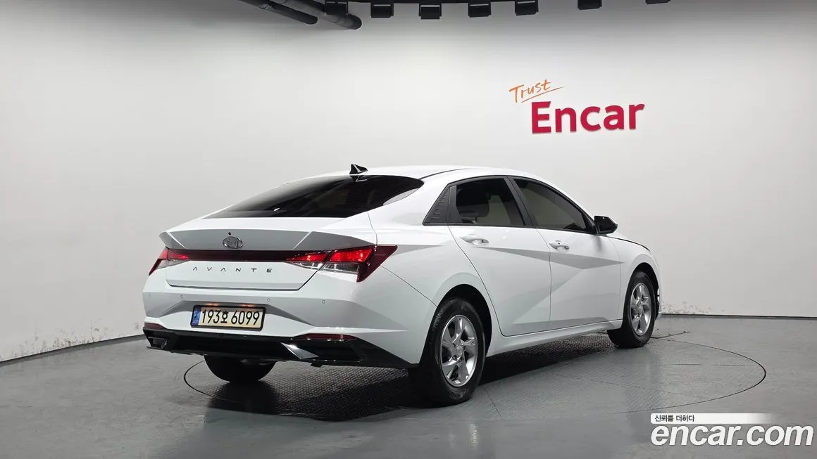 Hyundai AVANTE — фото 2