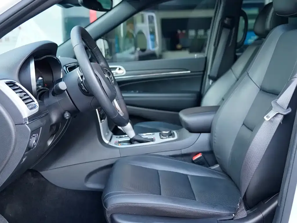 Jeep Grand Cherokee (Import) 2022 из CN, фото 3