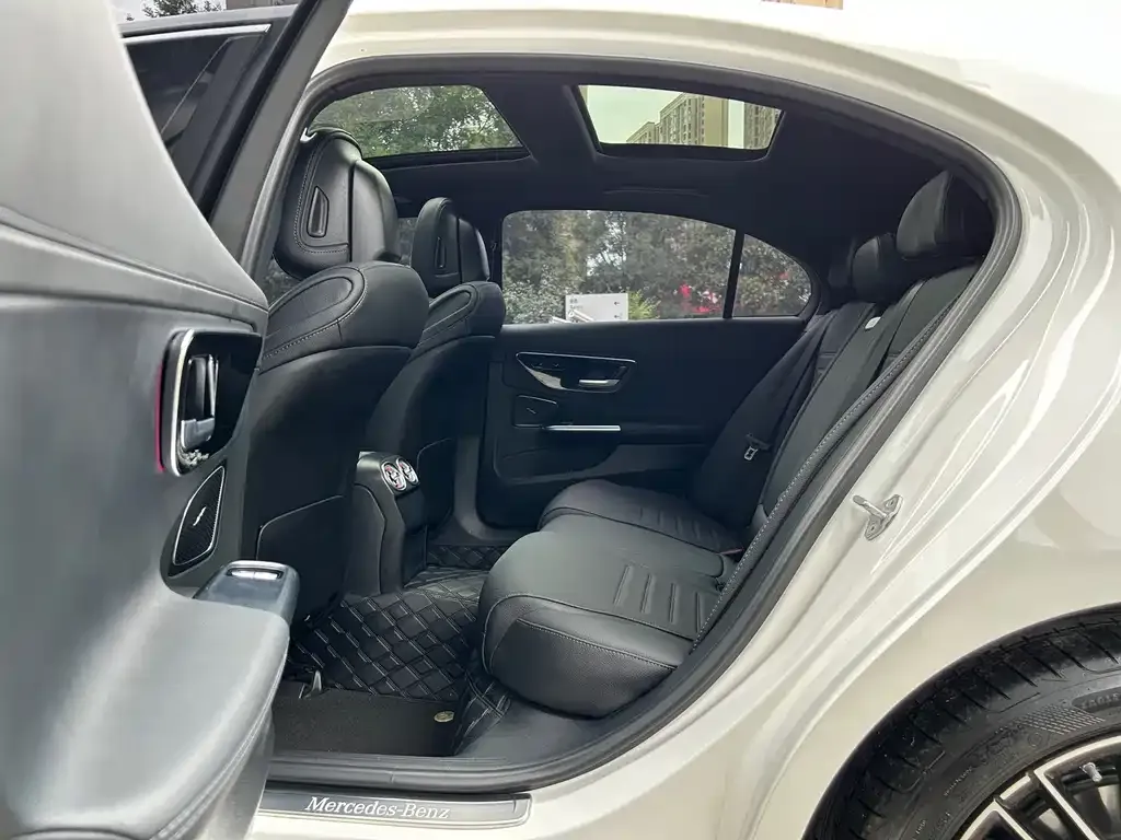 Mercedes-Benz C-Class 2023 из CN, фото 2