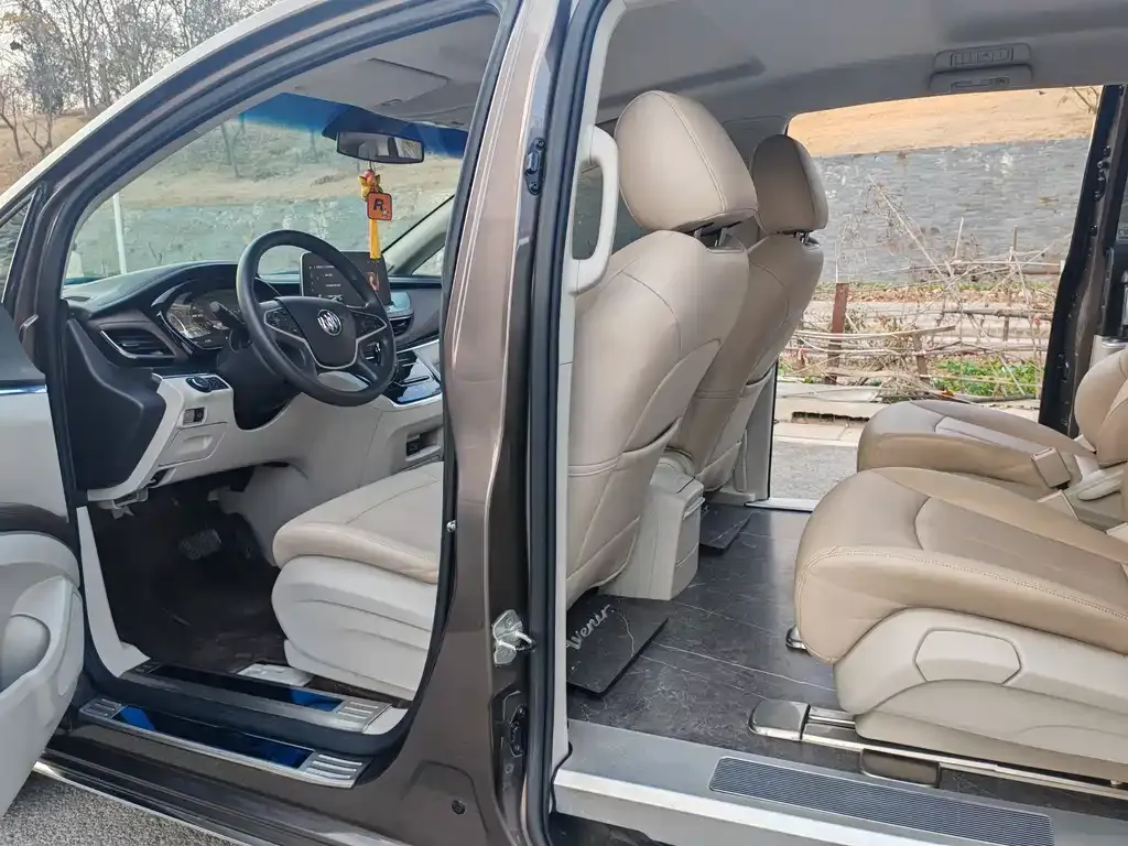 Buick GL8 2024 из CN, фото 9