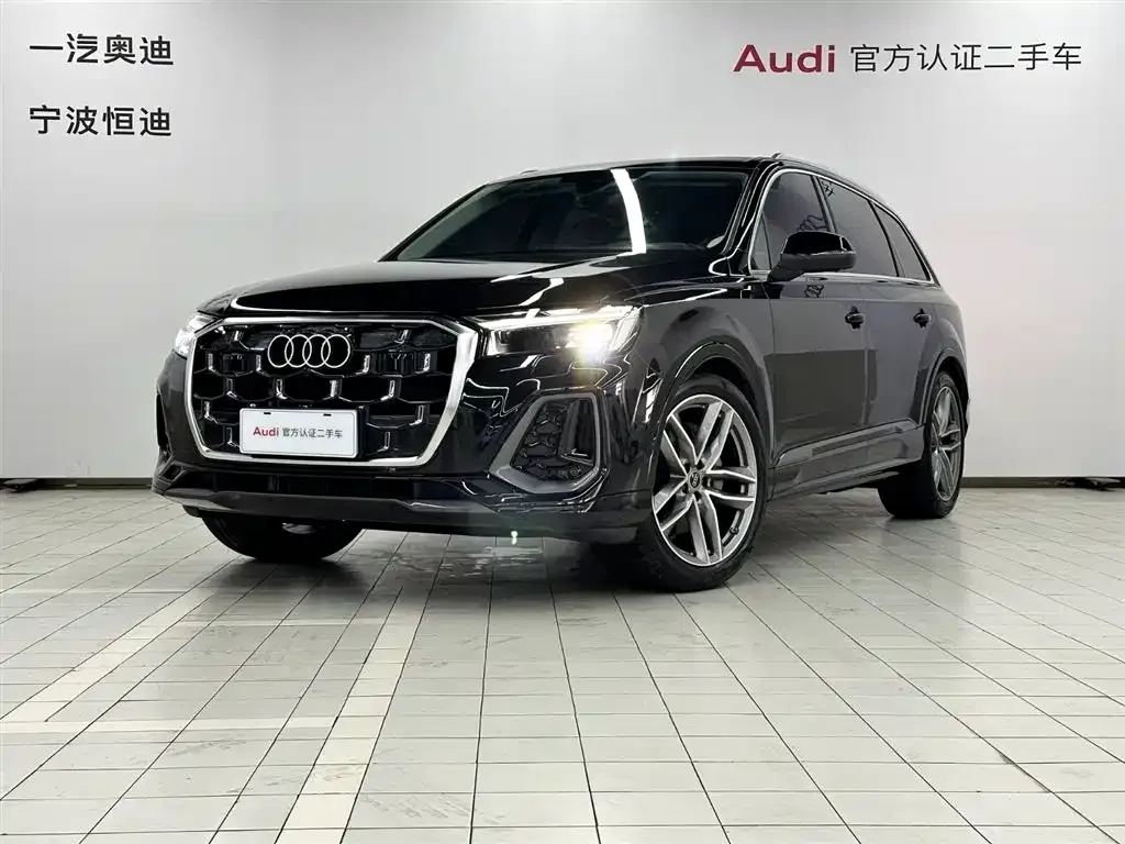 Audi Q7 2024 из CN, фото 1