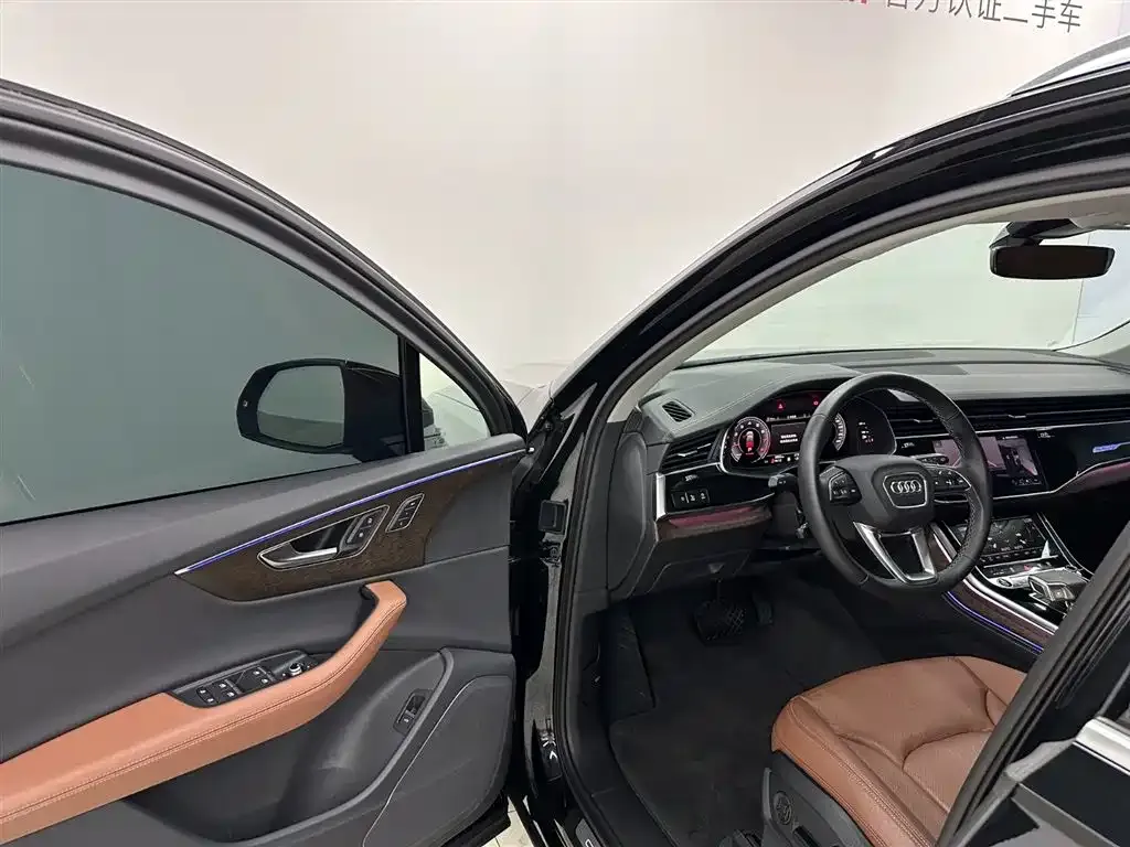 Audi Q7 2024 из CN, фото 8