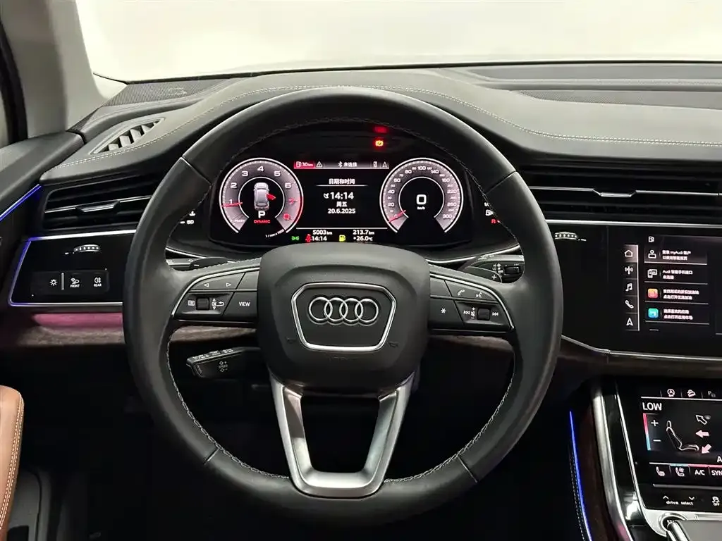 Audi Q7 2024 из CN, фото 10
