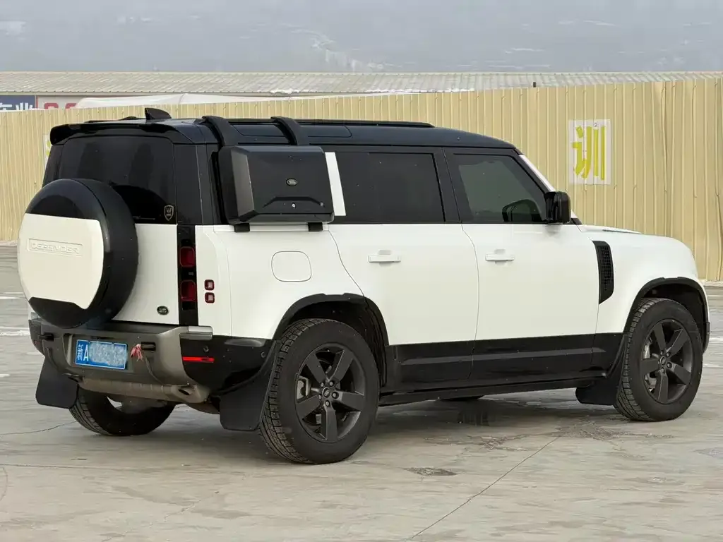 Land Rover Defender 2023 из CN, фото 3