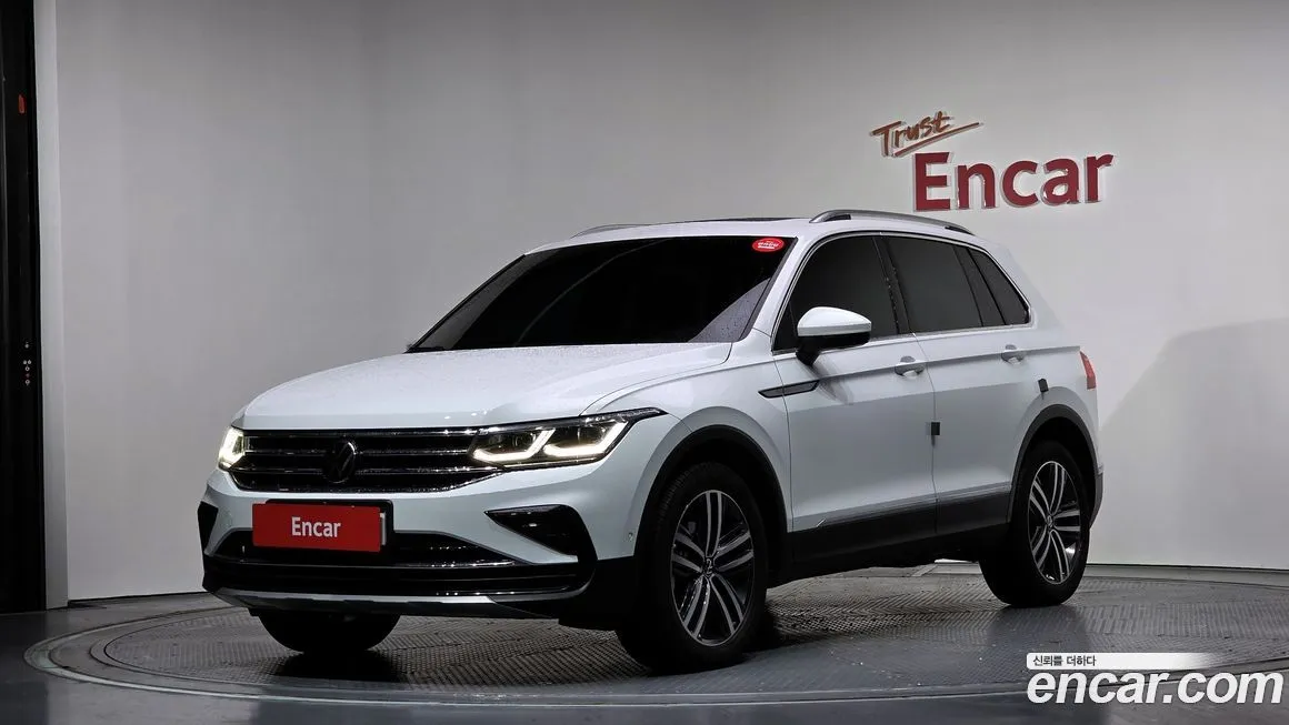 Volkswagen Tiguan — фото 1