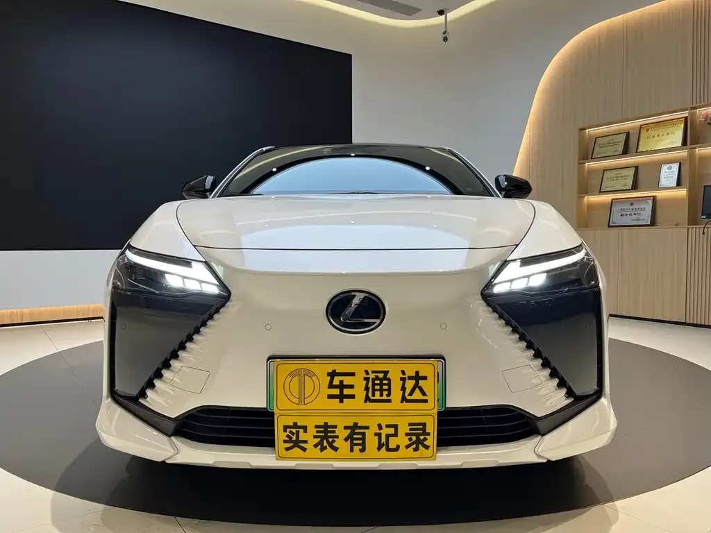 Lexus RZ 2023 из CN, фото 1