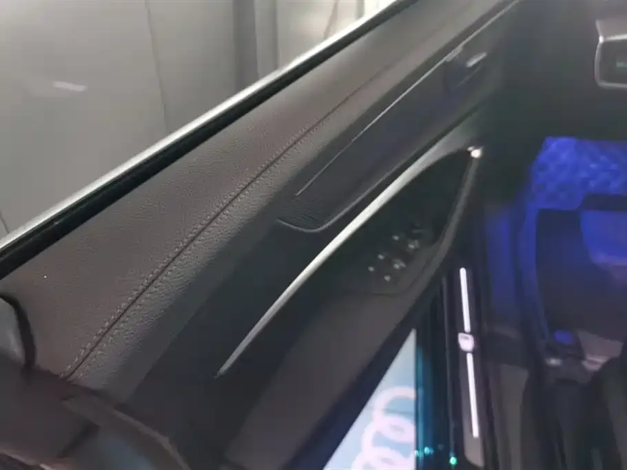 Audi A6L 2021 из CN, фото 4