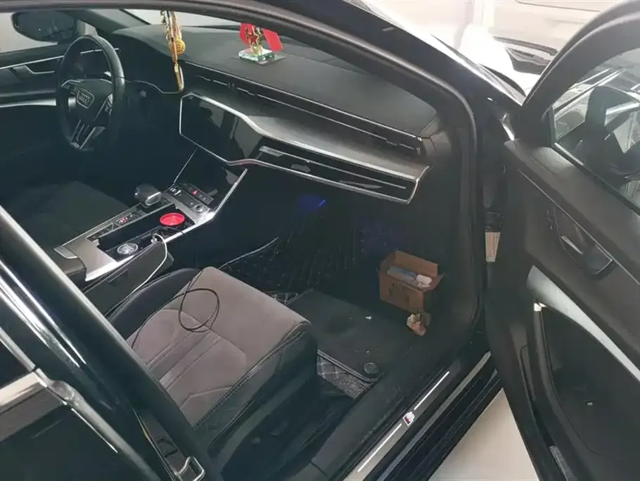 Audi A6L 2021 из CN, фото 8