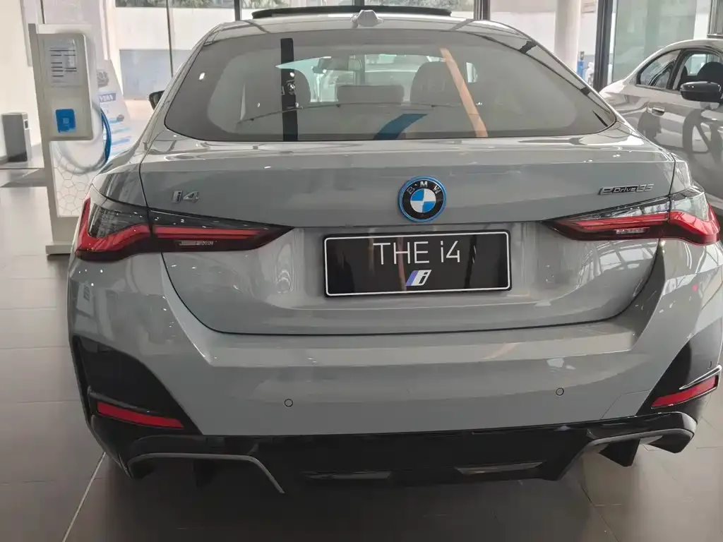 BMW i4 2025 из CN, фото 3