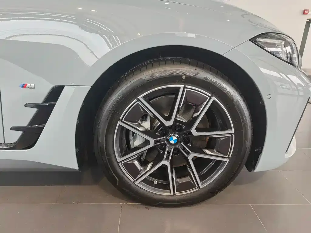 BMW i4 2025 из CN, фото 7