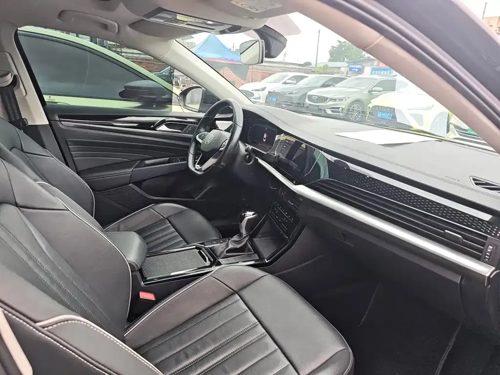 Volkswagen Passat 2021 из CN, фото 4
