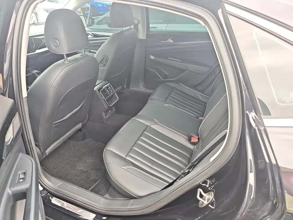 Volkswagen Passat 2021 из CN, фото 8