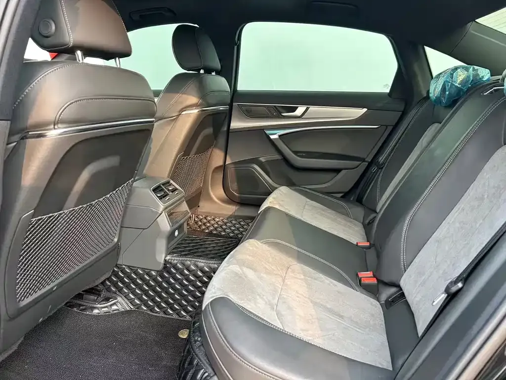 Audi A6L 2022 из CN, фото 6