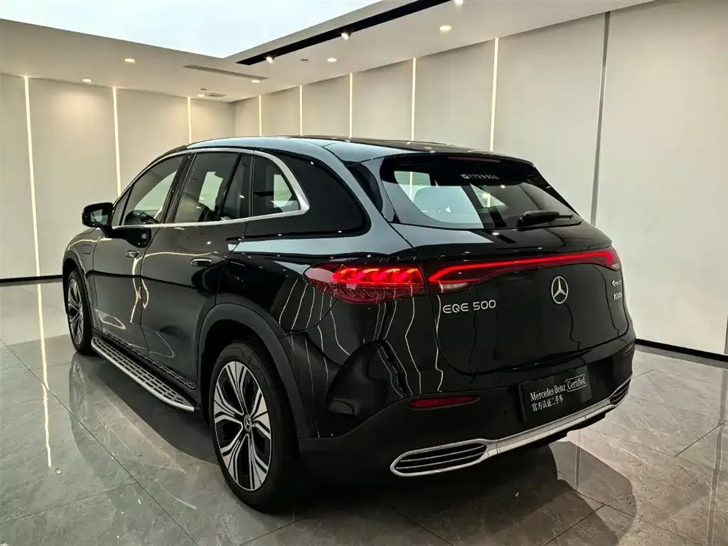 Mercedes-Benz EQE SUV — фото 3