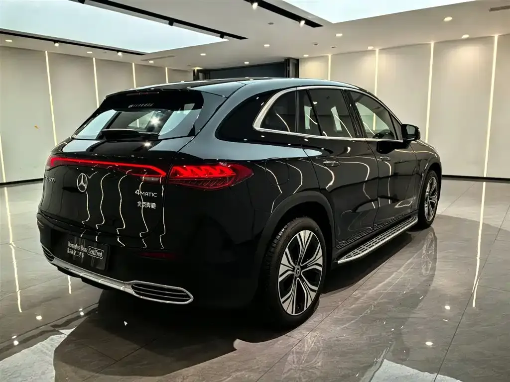 Mercedes-Benz EQE SUV — фото 8