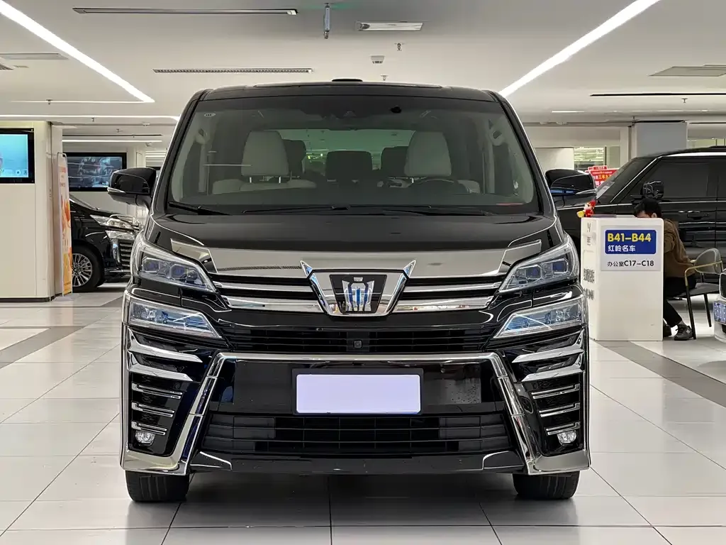 Toyota Vellfire — фото 5