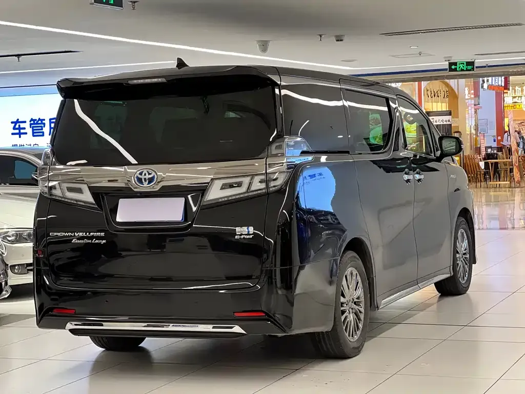 Toyota Vellfire — фото 6