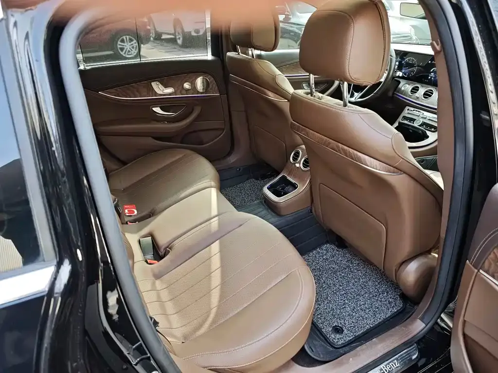 Mercedes-Benz E-Class 2022 из CN, фото 8