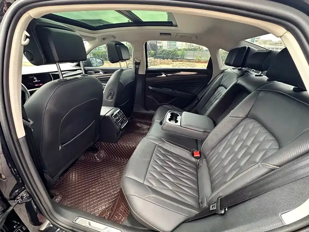 Volkswagen Passat 2021 из CN, фото 3