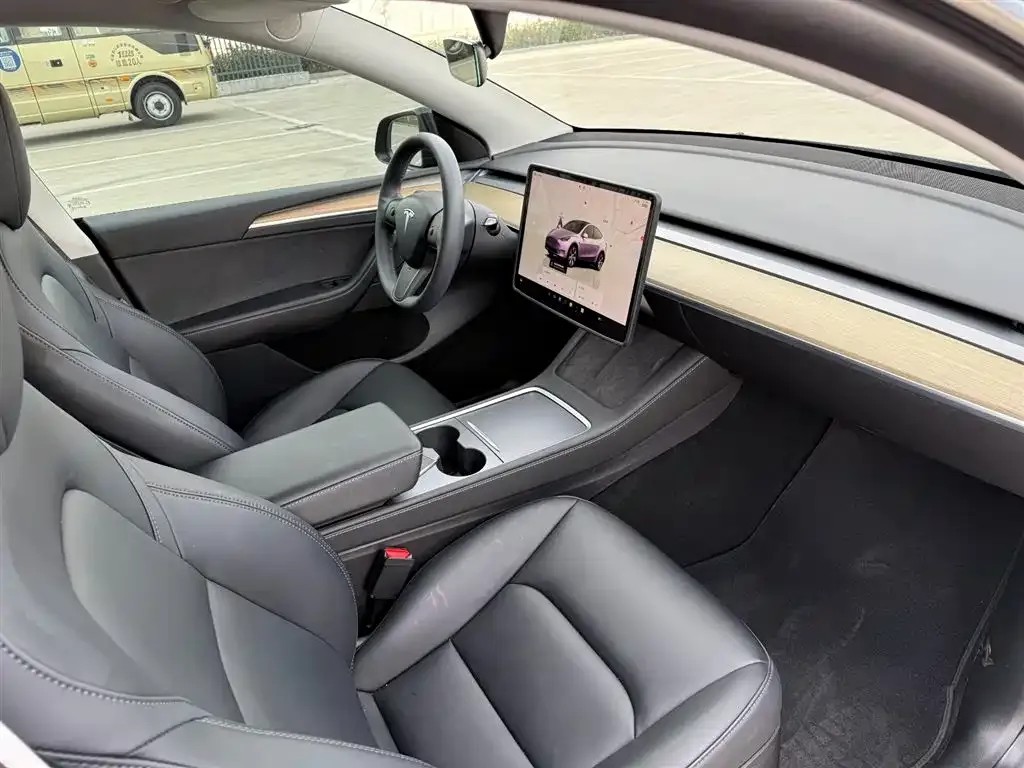 Tesla Model Y 2023 из CN, фото 7