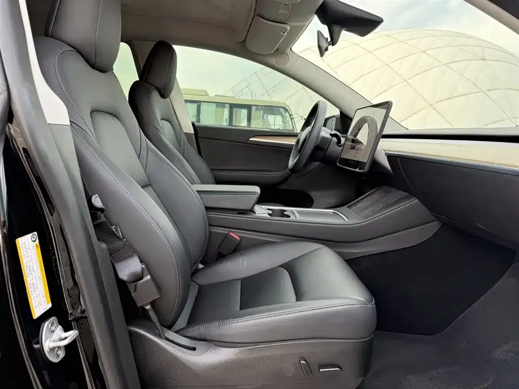 Tesla Model Y 2023 из CN, фото 9