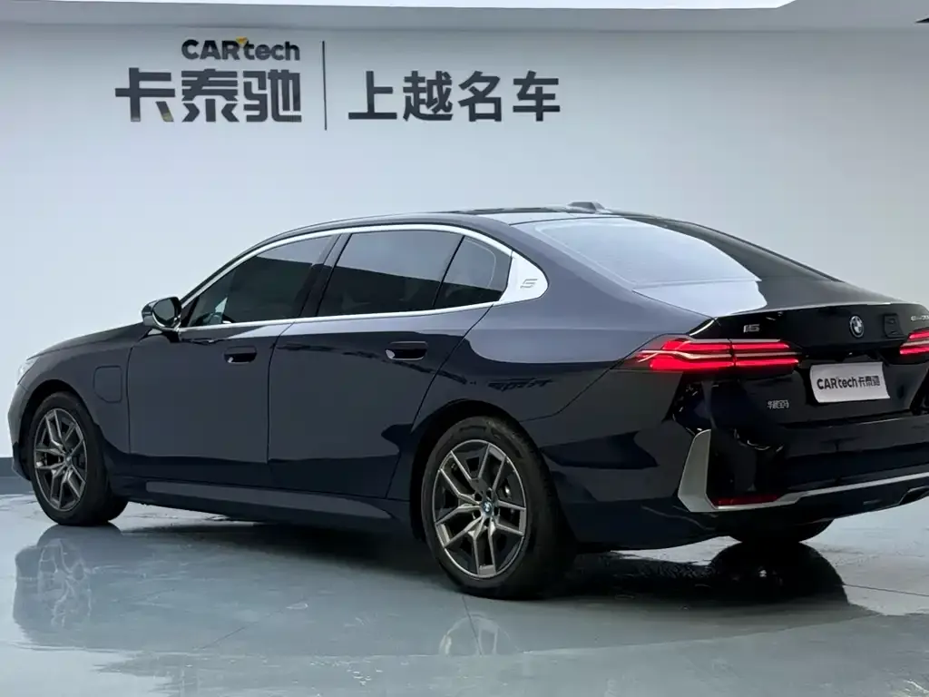 BMW i5 — фото 3