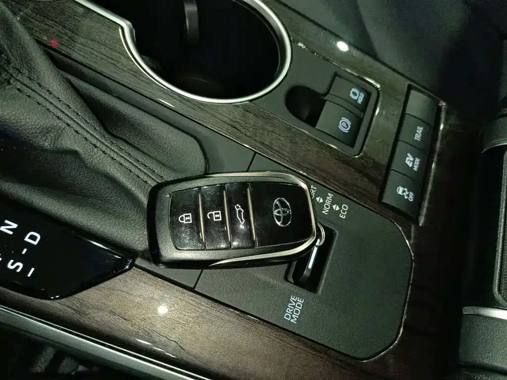 Toyota Highlander 2024 из CN, фото 2