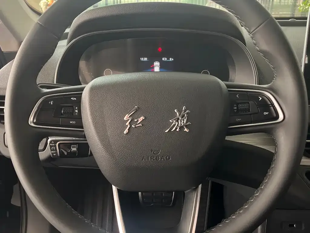 Hongqi E-QM5 2024 из CN, фото 8