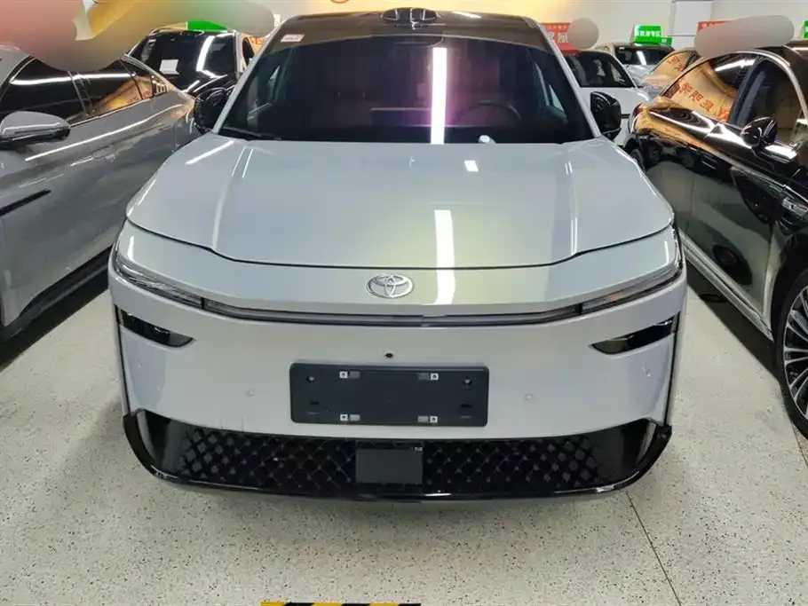 Toyota Platinum 3X 2025 из CN, фото 8