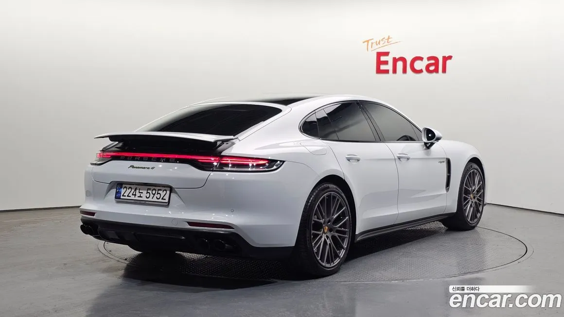 Porsche Panamera 2023 из KR, фото 2