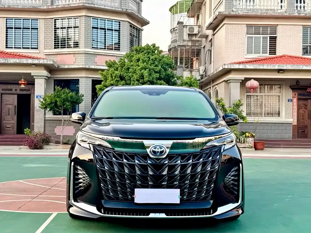 Toyota Granvia 2023 из CN, фото 7