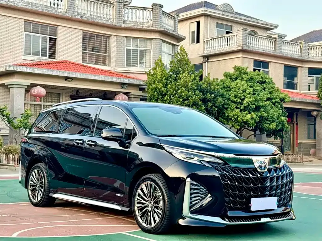 Toyota Granvia 2023 из CN, фото 6