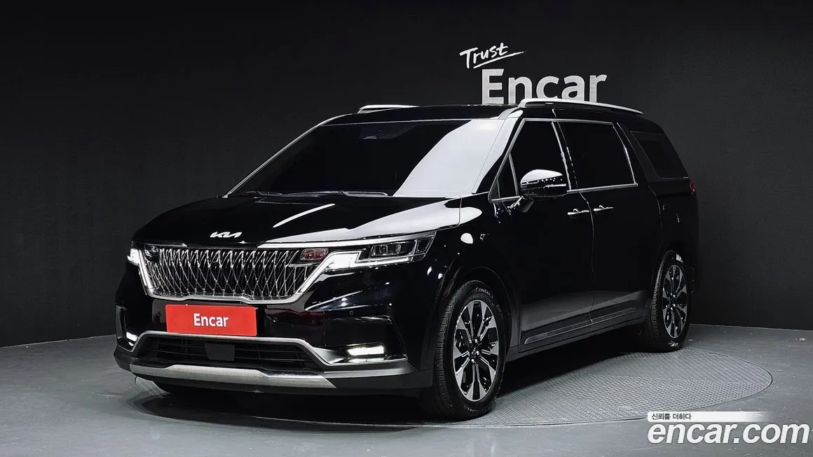 Kia Carnival — фото 1
